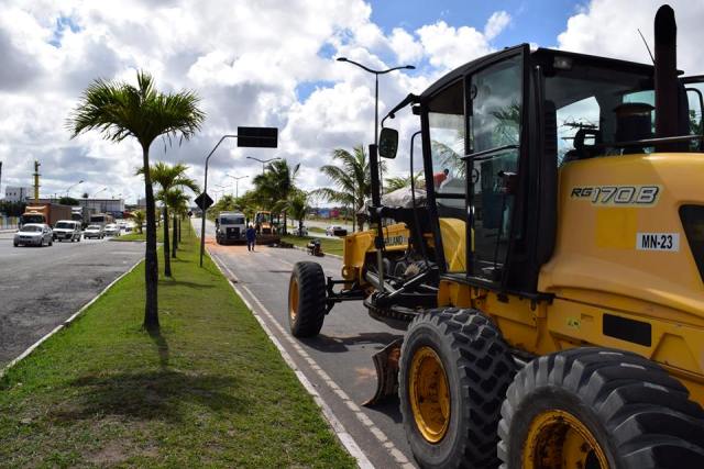 Avenida Jorge Amado tem trânsito alterado (Foto: Eliane Cunha)