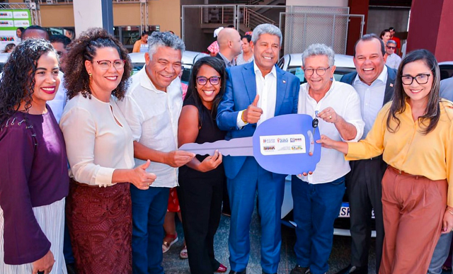 Luiz Cetano comemorou a chegada do novo veículo e destacou a parceria com o governo estadual (Foto: Divulgação)