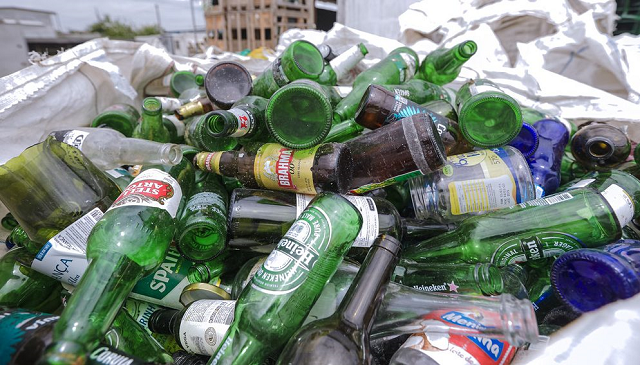 Durante o período da festa estarão proibidos comercializar ou utilizar objetos como garrafas, copos e pratos de vidro, além de espetos e outros materiais que possam representar risco à integridade dos frequentadores (Foto: Arquivo)