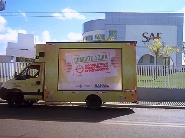 Caminhão vitrine alerta população sobre perigo do Aedes aegypti (Foto: Ascom / SESAB)