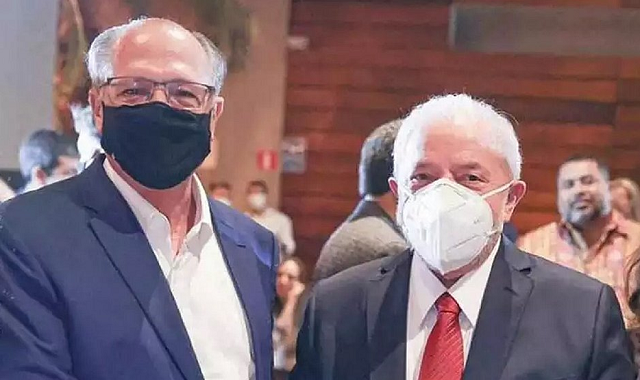 Ex-governador de São Paulo, Geraldo Alckmin, ao lado do ex-presidente Lula (PT) (Foto: Reprodução/Redes Sociais)