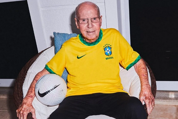 Zagallo é uma das três pessoas que conquistaram a Copa do Mundo tanto como jogador quanto treinador (Foto: Reprodução/Twitter CBF) 