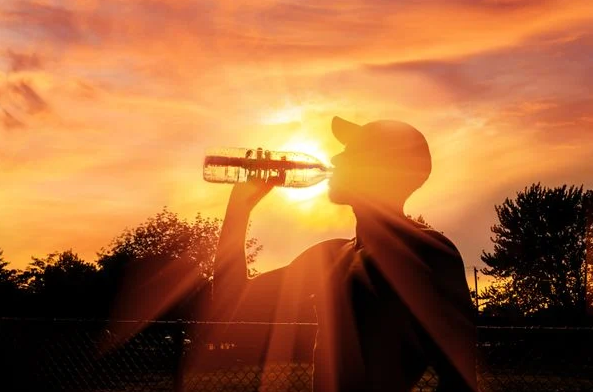 Ondas de calor foram registradas em vários momentos de 2023 (Foto: Shutterstock) 