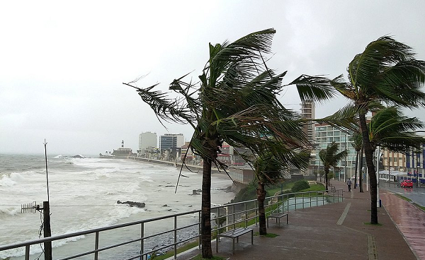 Um alerta de chuvas para as próximas 24 horas (Foto: Reprodução)