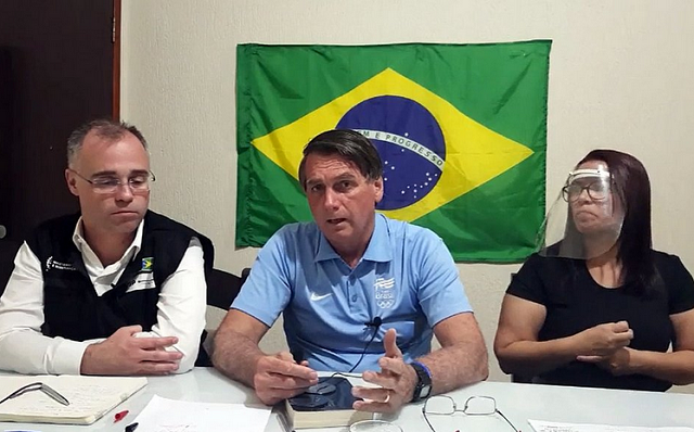 Na live, Bolsonaro ironizou os questionamentos sobre os aumentos recordes das queimadas na região da Amazônia e do Pantanal desde o ano passado (Foto: Reprodução)
