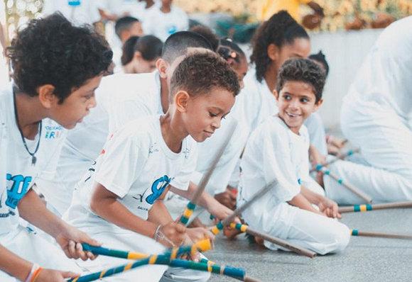 A ação gratuita é promovida pelo Instituto CTE Capoeiragem (Foto: Reprodução)